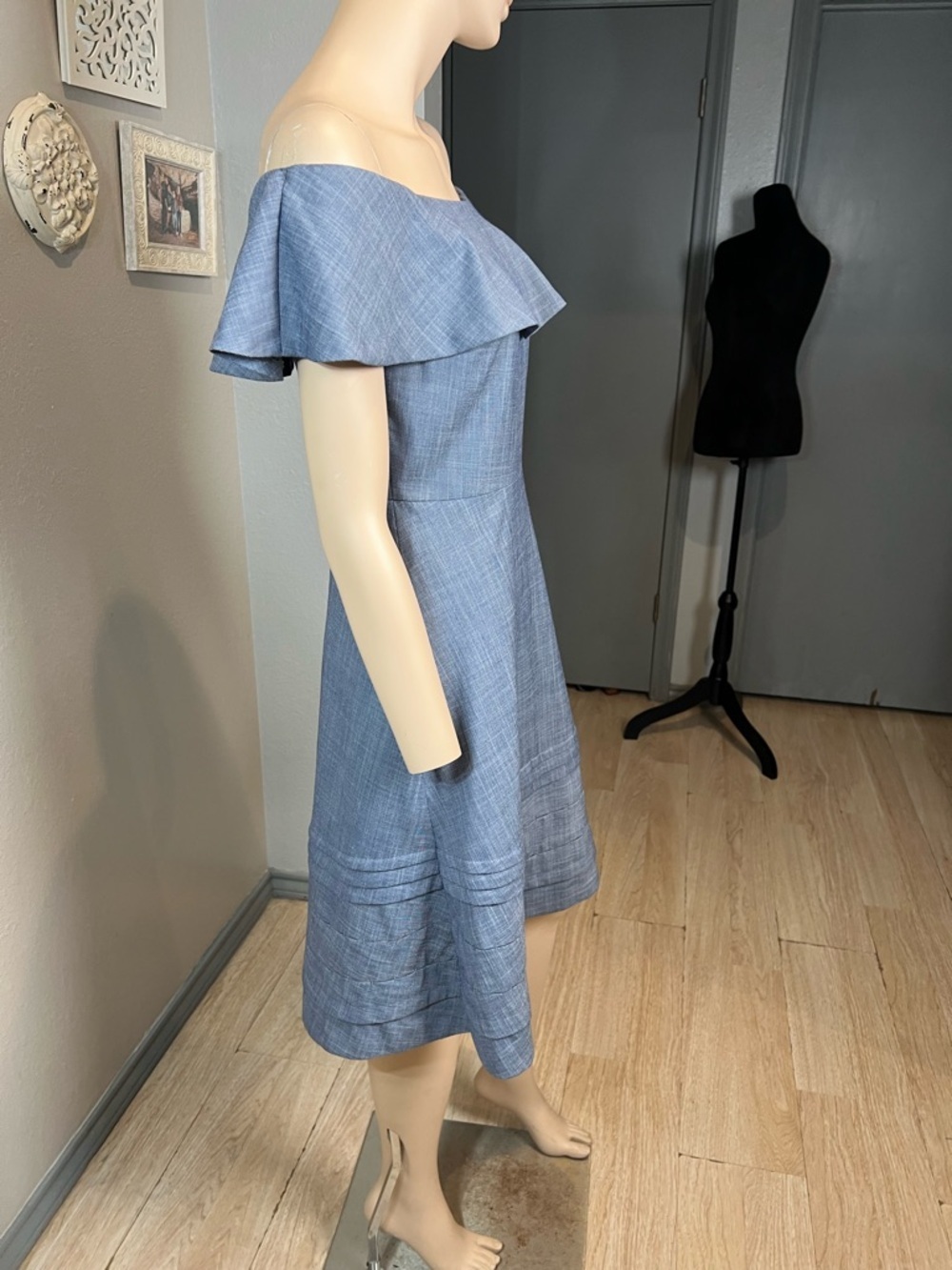 Banana Republic One-Shoulder Chambray Dress in Light Blue - Picture 7 of 13